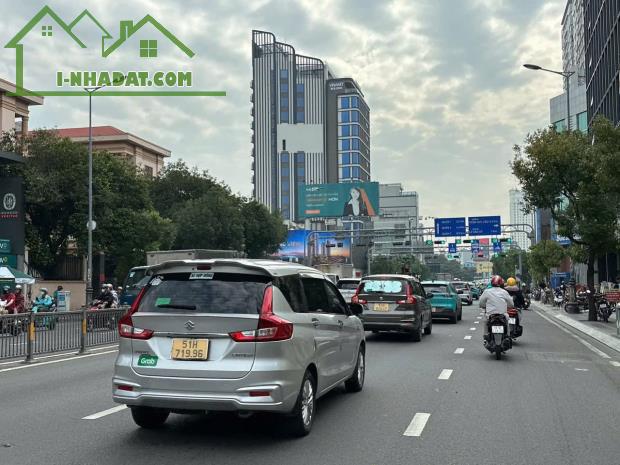 Biệt thự ngay cung đường ga T3 TSN ngang 7.5m 5 lầu có hầm T.máy 150m2 đường 6 làn 55 tỷ. - 1