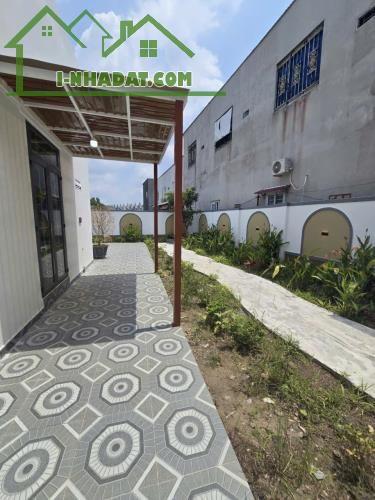 Bán villa sân vườn hồ bơi Long Thượng, Cần Giuộc dt550m2 , 3pn,2wc giá 5,6 tỷ - 1