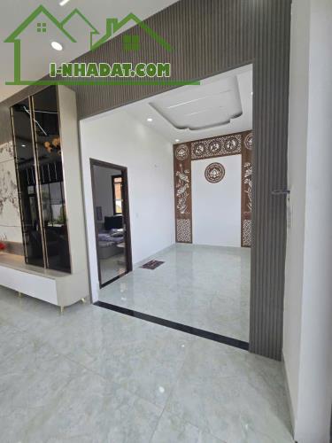 Bán villa sân vườn hồ bơi Long Thượng, Cần Giuộc dt550m2 , 3pn,2wc giá 5,6 tỷ - 5