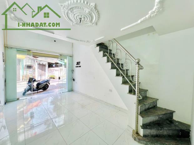 Bán nhà 1,5 tầng kinh doanh đẹp mặt đường Vũ Chí Thắng - 1