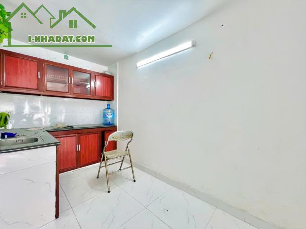 Bán nhà 1,5 tầng kinh doanh đẹp mặt đường Vũ Chí Thắng - 2