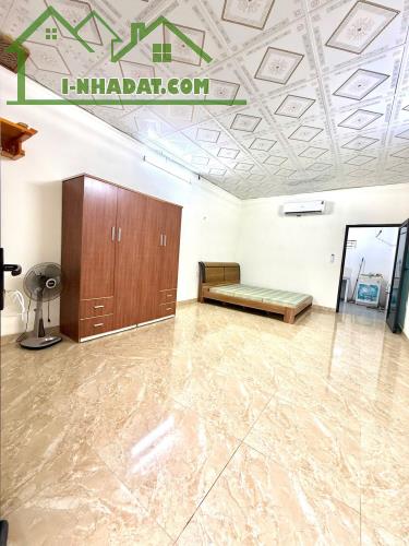 Bán nhà cấp 4 về ở luôn ngõ 25 Khúc Hạo