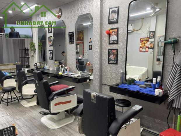 Bình Tân ! Cần Pass Rẻ lại trang thiết bị Tiệm Tóc, Tel : 0777775584 ( chính chủ )