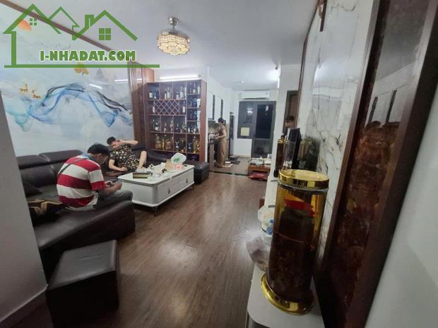 B.á.n că hộ chung cư K35 Tân Mai Hà Nội DT 77m2 fu nội thất giá hơn 6 tỷ