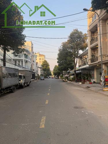 Nhà phố 3 lầu mặt tiền đường Trần Quang Khải gần sân vận động Cần Thơ - 26 tỷ - 1