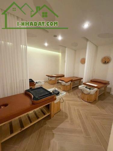 Nhà phố 3 lầu mặt tiền đường Trần Quang Khải gần sân vận động Cần Thơ - 26 tỷ - 3
