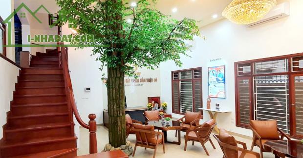 Cho thuê nhà MP Thợ Nhuộm, Hoàn Kiếm 30M x 5 tầng, MT 4.8M giá 35 triệu