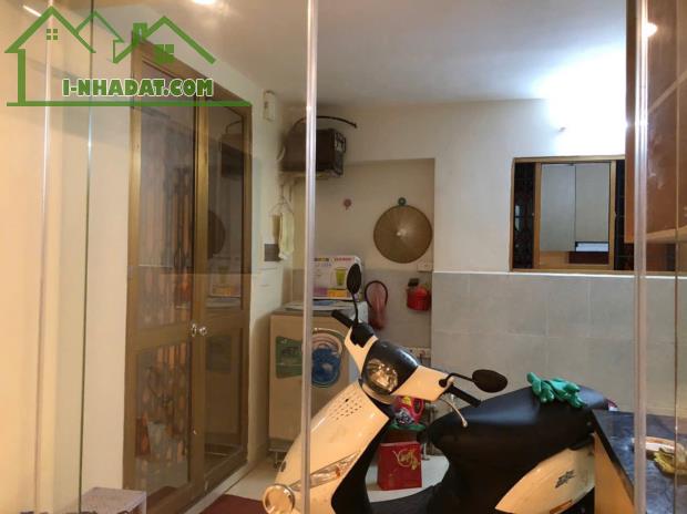 Chính chủ cho thuê nhà 2 tầng ngõ 241 Khâm Thiên, Đống Đa, Hà Nội - 2