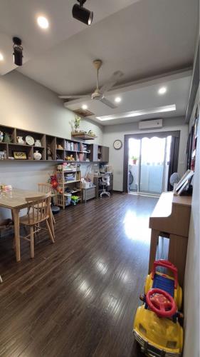 Bán căn chung cư Định Công 58m2, 2 phòng ngủ, nội thất đầy đủ, sổ đỏ, chỉ hơn 4 tỷ