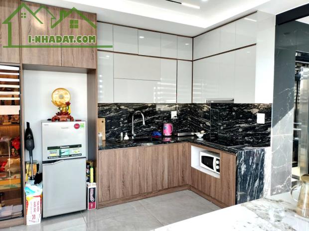 CHO THUÊ NHÀ  6T THANG MÁY PHỐ NGUYỄN SƠN, GARA KINH DOANH, FULL NỘI THẤT- 40M2 - GIÁ 18TR - 2