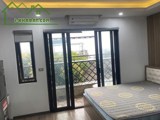 Cho thuê Căn chung cư mini vị trí đẹp nhất phố Trích Sài, Tây Hồ. View toàn mặt hồ. Chỉ 6.