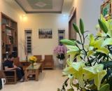 Cho thuê nhà ngõ Văn Cao, DT: 60m2, 4 p.ngủ.
