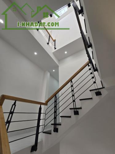 ► MT Hoàng Diệu 2 chiều, 77m2, 2 mặt thoáng, 3 tầng đẹp, 7PN, kinh doanh cực ngon, Giảm - 2