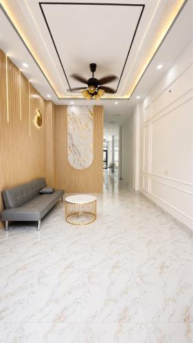 Bán gấp nhà mới đường Diên Hồng, quận Bình Thạnh, 5 tầng, 71m2, giá 16 tỷ 200 triệu.