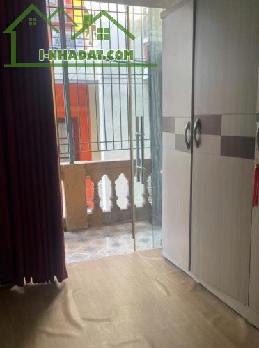 Chính chủ cho thuê tầng 2 và tầng 3 tại Cầu Giấy, Hà Nội