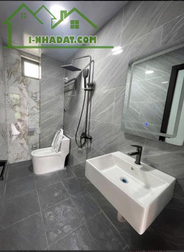 Bán nhà đông dư mới xây 5 tầng - 1