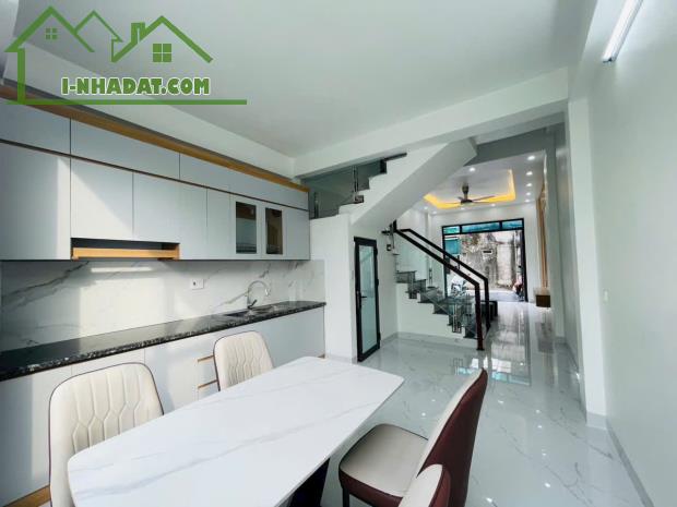 Chủ gửi bán nhà 3 tầng ngõ phố Trương Hán Siêu nhà thoáng rộng ngõ thông 68m2 1.98ty - 3