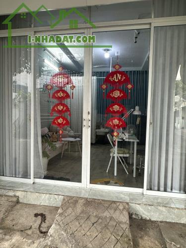 Sang gấp tiệm Nail - Gội Ngay sân banh – Đại học ĐỒNG NAI - 1