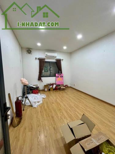 CHO THUÊ MẶT BẰNG LẦU 2 VÀ LẦU 3 – ĐƯỜNG BÙI THỊ XUÂN, QUẬN 1, TP.HCM - 1