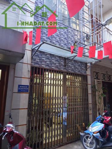 Chính chủ bán căn nhà 36,4 m2, ở ngõ 896 phố Nguyễn Khoái, phường Thanh Trì, quận Hoàng