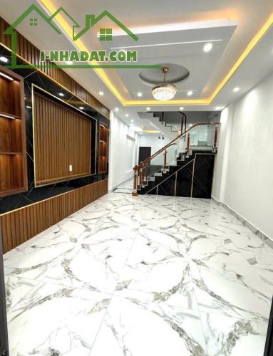 NHÀ ĐẸP 3.5 TẦNG MẶT ĐƯỜNG NHỰA 12M TRỤC CHÍNH DẪN VÀO KHU CHUNG CƯ ĐỒNG CHUỐI - 1