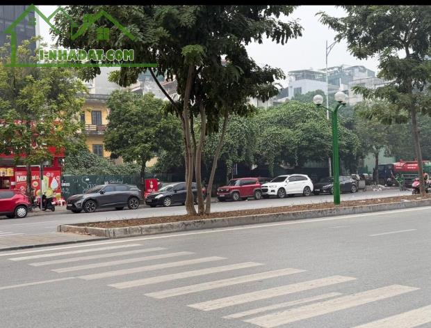 ĐẤT, MẶT ĐƯỜNG, NGUYỄN VĂN HUYÊN, CẦU GIẤY-VẢI HÈ-KD-Ô TÔ: 173/300M, MT 14M, GIÁ  95 TỶ.