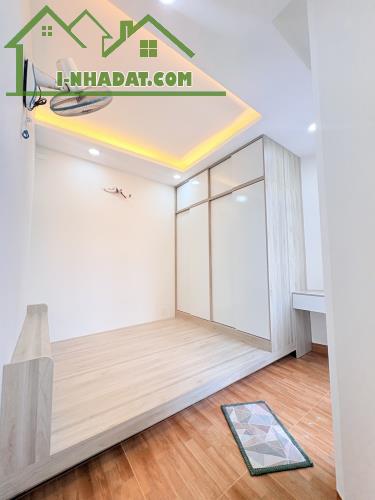 Bán gấp nhà mới Lạc Long Quân, Tân Bình ô tô tới cửa, tặng nội thất, khu dân trí, 5.X tỷ. - 1