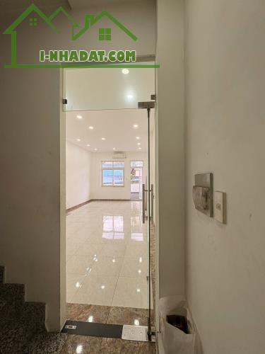 CHO THUÊ NGUYÊN TẦNG 1 MẶT TIỀN HOÀNG HOA THÁM – TÂN BÌNH