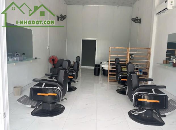 cần sang gấp mặt bằng vị trí siêu đẹp