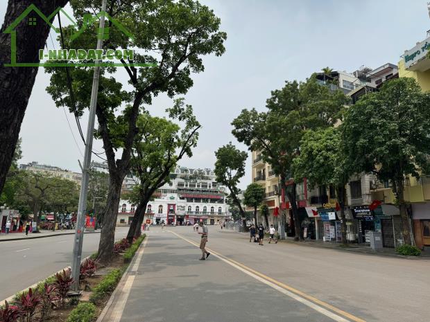 **CHO THUÊ TẦNG 1 – 70 NGUYÊN HỒNG | MẶT TIỀN 30M – VỊ TRÍ ĐẸP**