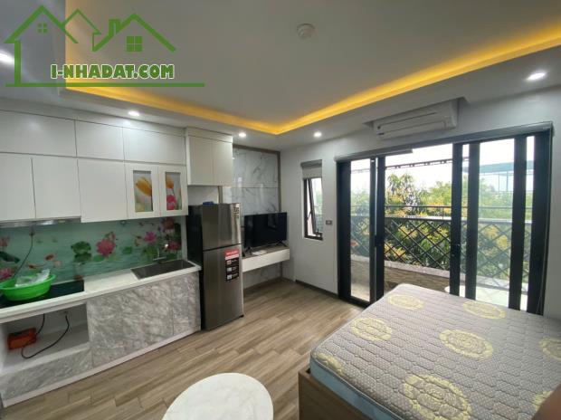 Cho thuê Căn Chung cư mini tại Phố Trích, Tây Hồ. Ban công thoáng View toàn mặt hồ. Chỉ 7t - 1