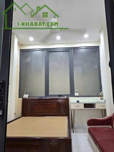CHO THUÊ NHÀ NGUYÊN CĂN PHỐ PHƯƠNG MAI ĐỐNG ĐA, 3 NGỦ - 8.5 TR