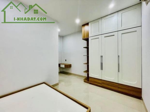 Bán nhà đẹp 2 tầng đổ mê kiên cố hẻm Nguyễn Bá Loan, gần chợ Quảng Ngãi. - 4