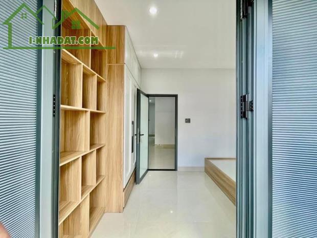 Bán nhà đẹp 2 tầng đổ mê kiên cố hẻm Nguyễn Bá Loan, gần chợ Quảng Ngãi. - 5