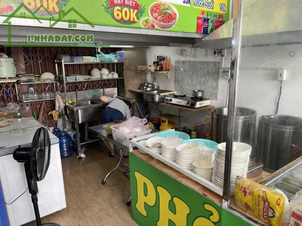 Tân Phú ! CHỐT NHANH ! SANG RẺ QUÁN PHỞ CHỈ 49tr , sân rộng 8m ( 10 bàn ) , Lề đường 4m, - 3