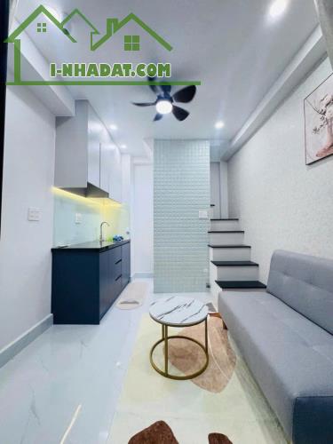 Nhà phân khúc hạt dẻ 3 tỷ...gần siêu thị trường học