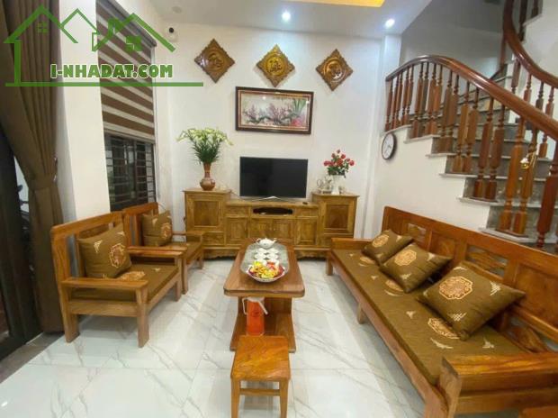 🌿🔥 BÁN NHÀ 3 TẦNG VIỆT HOÀ Ô TÔ VÀO NHÀ – GIÁ CHỈ 2,35 TỶ .