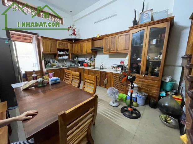 Ngay 6 Trường ĐH, nhà 3 tầng mới về ở liền, 97m2, gần Đỗ Xuân Hợp, Phước Long, SHR - 2