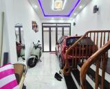 Hiếm phố Chùa Láng 30m2, 5 tầng, mặt tiền 3.8m Gara ô tô chỉ 10.6 tỷ trung tâm Đống Đa