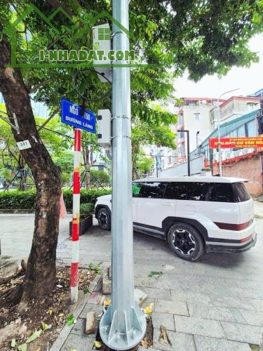 trung tâm đống đa nhà 30m 5 tầng,mt 3.8m phân lô ngõ ô tô đẹp ở ngay