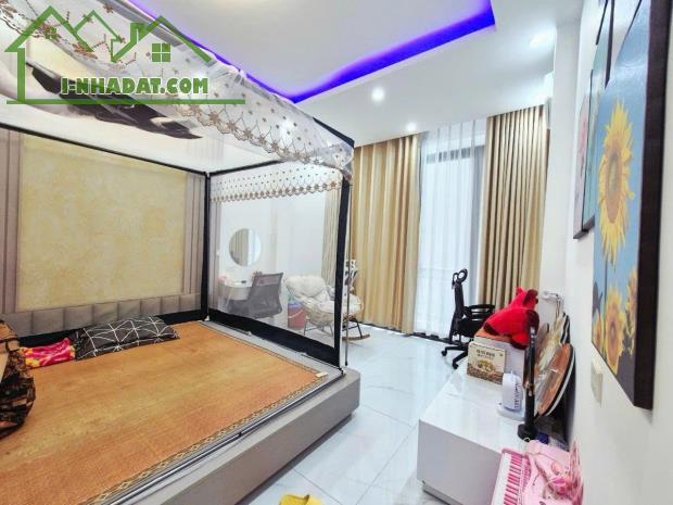 trung tâm đống đa nhà 30m 5 tầng,mt 3.8m phân lô ngõ ô tô đẹp ở ngay - 2