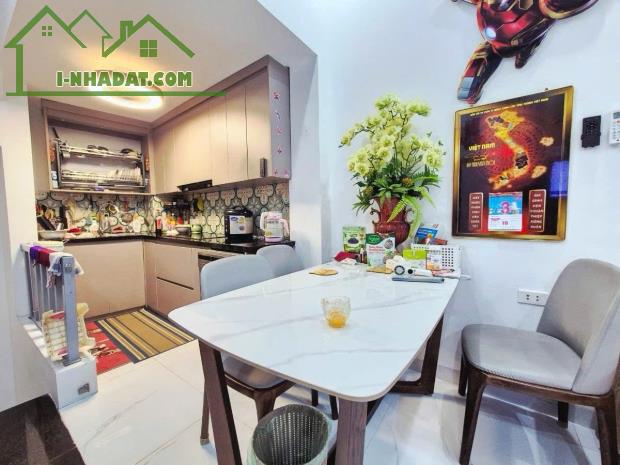 trung tâm đống đa nhà 30m 5 tầng,mt 3.8m phân lô ngõ ô tô đẹp ở ngay - 4
