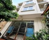 Căn nhà dân xây tại phố Miếu Hai Xã 49m2*3.5 tầng - 3tỷ3 có sân cổng.