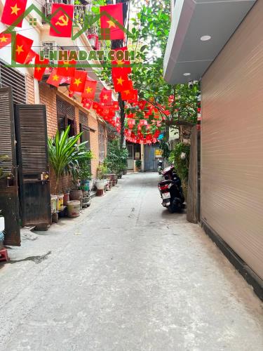 HUỲNH THÚC KHÁNG – ĐỐNG ĐA 50M2 – 4 TẦNG – MẶT TIỀN 5M - Ô TÔ TRÁNH ĐỖ CỬA– NHÀ ĐẸP