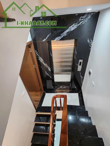 Bán nhà Nguyễn Văn Cừ, DT 35m x 6 tầng thang máy, mặt tiền 6m, gara ô tô, 10.9 tỷ