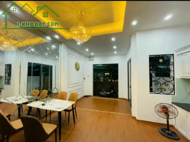 BÁN GẤP HOMESTAY TÔNG ĐẢN TT HOÀN KIẾM FULL NỘI THẤT DÒNG TIỀN 15 TRIỆU / THÁNG 80M NHỈNH - 2