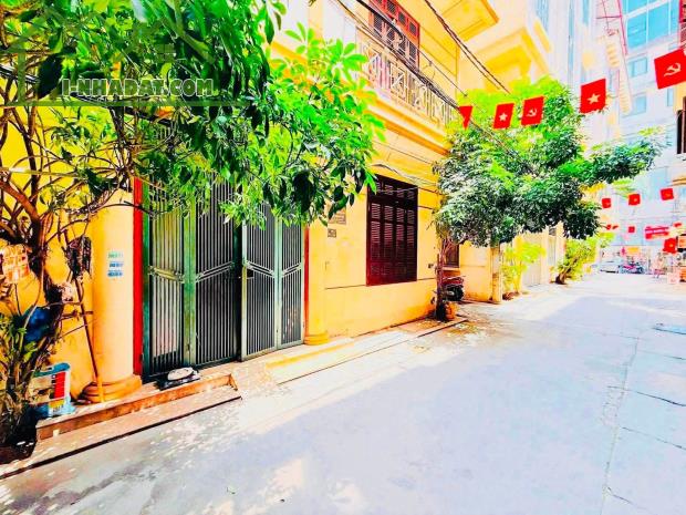 Phan Văn Trường 33/40m2, 5 Tầng, Lô Góc 3 Mặt Ngõ Ô Tô Tránh, Cách Phố 30m, 11.8 Tỷ