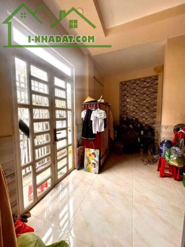 Nhà đẹp 2 tầng BTCT diện tích 5.3× 18m