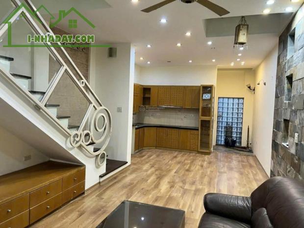 Cho thuê nhà Ngõ 381 Nguyễn Khang, Cầu Giấy 80m*4 tầng GARA giá 23 triệu - 1