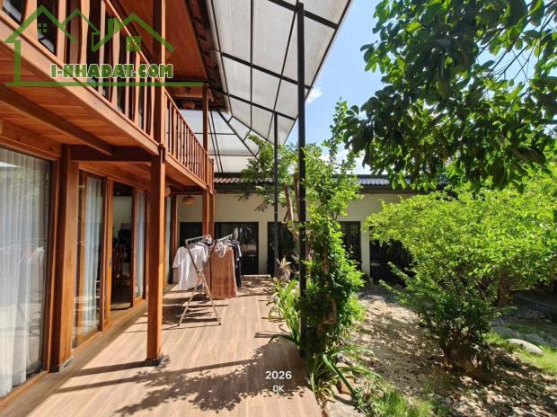 Cho thuê nhà sân vườn khu Vĩnh Thái diện tích 800m2 Có sân vườn rộng, 3 phòng ngủ